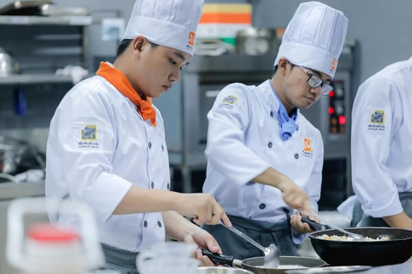 nghe bep dang la xu huong nhieu ban xuat ngu lua chon