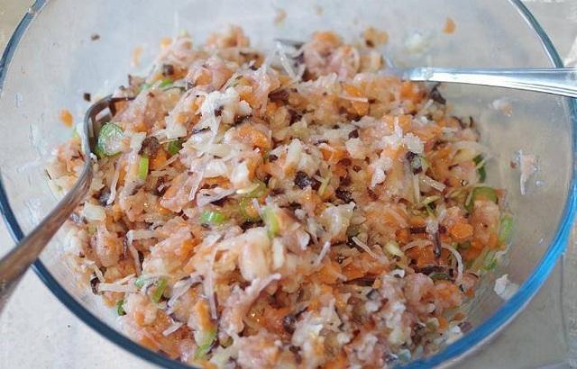 Cách làm món nem rán tuyệt ngon đãi khách dịp Tết - Đào Tạo Bếp Trưởng