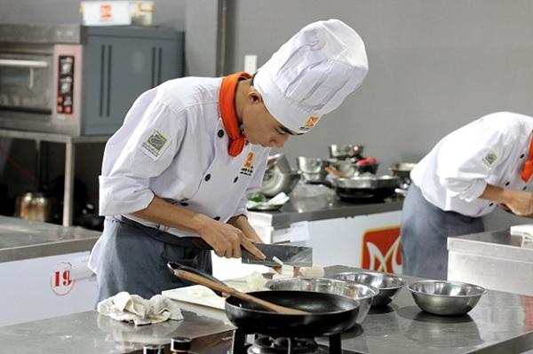 Học nghề bếp tại đơn vị đào tạo chuyên nghiệp