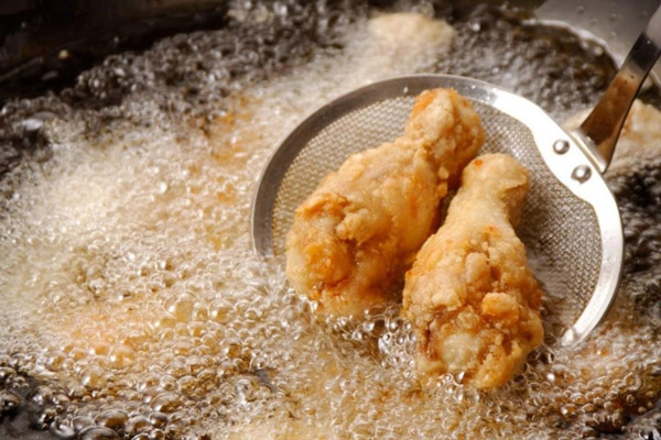 Làm Sao Để Vỏ Gà Rán Giòn Lâu?