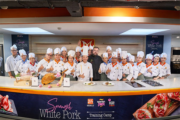 Khám Phá Ẩm Thực Tây Ban Nha Cùng Spanish White Pork Training Camp
