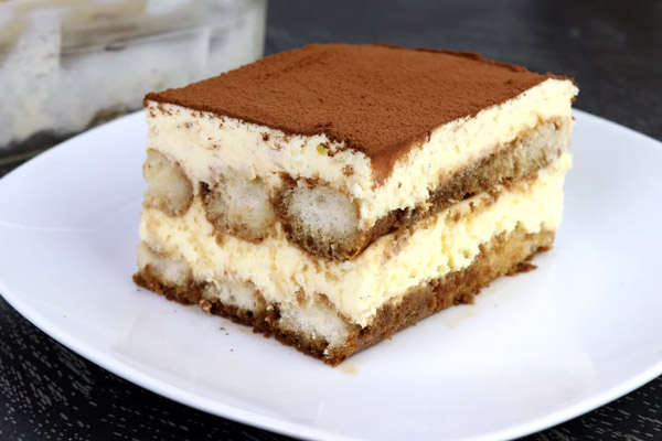Chiếc bánh Tiramisu thành phẩm mềm mịn