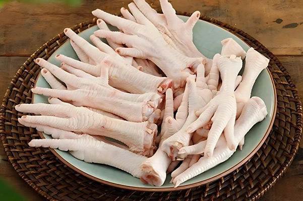 Cách chọn mua chân gà tươi ngon