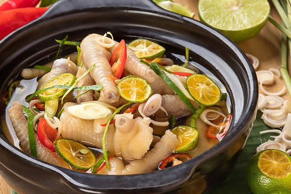 Cách Làm Chân Gà Ngâm Sả Tắc
