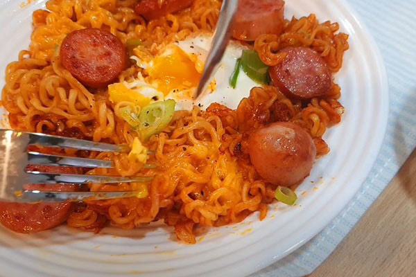 Cách làm mì cay khô Samyang