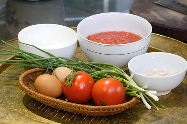 Cách nấu canh cà chua trứng thơm ngon bắt mắt đơn giản