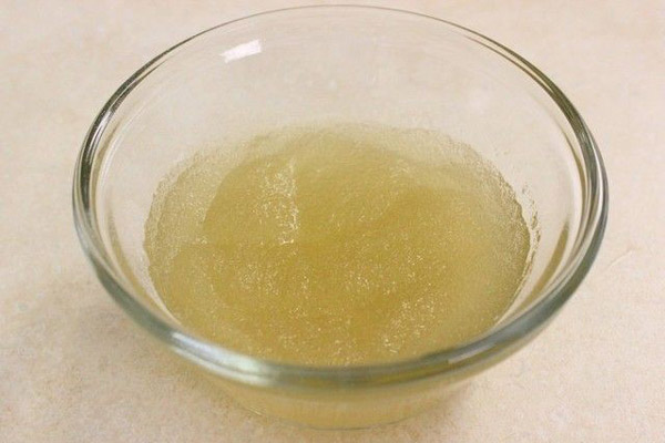 Ngâm gelatin với nước trong 15 phút